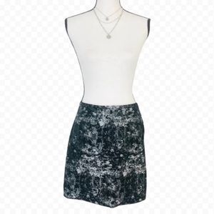 Banana Republic Mini Skirt Pencil Skirt Shiny Lined Size 6 Like New